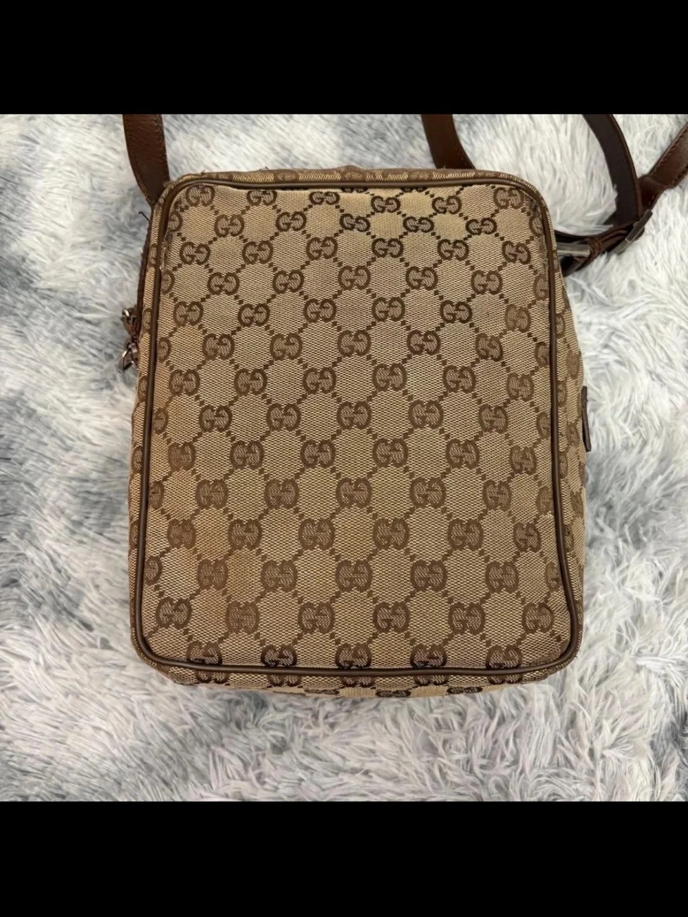 Gucci Tan GG Supreme Canvas Messenger Bag with Brown Leather Trim